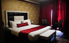 Rose Petal Hotel Srinagar
